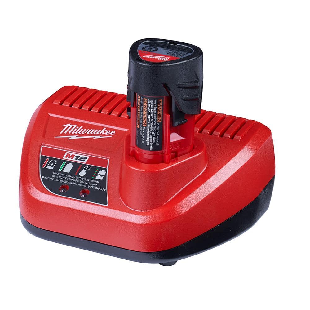 Milwaukee M12 CP2.0 battery in charger – kit detail